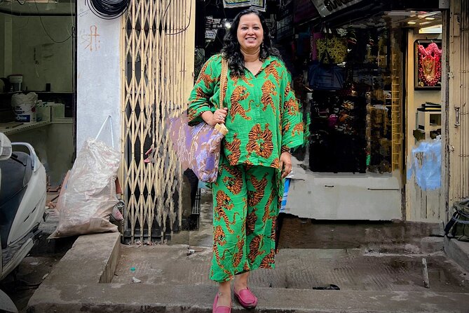 Private Walking Tour into the Oldest Local Market in Bengaluru - Chickpet’s lanes, shops, and old buildings