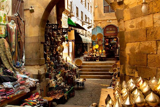 Pyramids of Giza Egyptian Museum Sphinx and Khan El Khalili Bazaar - Who will get the most from this Cairo tour