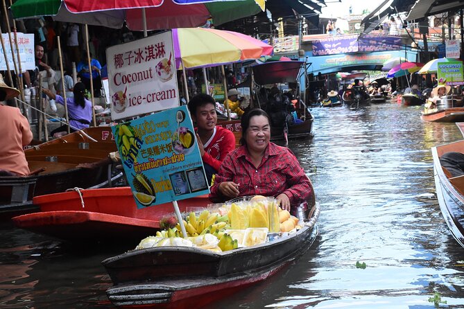 Railway Market, Floating Market and After the Rain Cafe - Guides, pacing, and the human side of the day