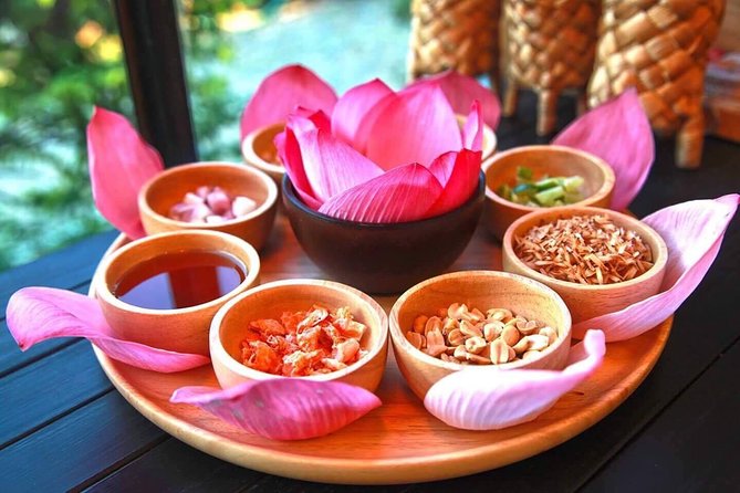Red Lotus garden market with Thai culture halfday tour - Sharing miang kham beside the pond