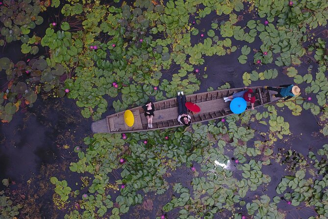 Red Lotus Pond Floating Market and Ayutthaya Historical Park - Wat Phra Sri Sanphet and the three royal chedis