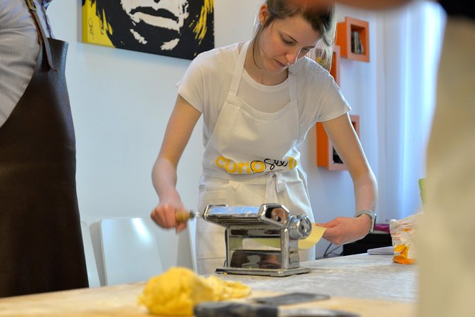 Rialto Market Tour with Hands on Cooking Class, Wine & Tiramisu - The walk to Cannaregio is part of the outing