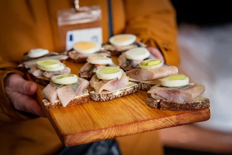 Riga: Central Market Traditional Food Tour in a Small Group - The guides make the difference
