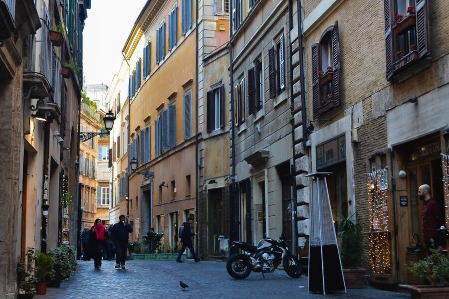 Rome: Campo De' Fiori Market & Trevi 4-Hour Food & Wine Tour - Who should book this Rome food walk?