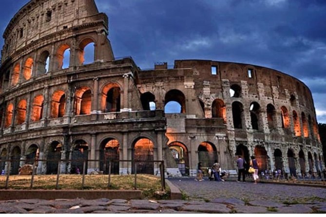 Rome: Colosseum, Roman Forum & Trajan's Market Exterior Tour - Who should book this tour?