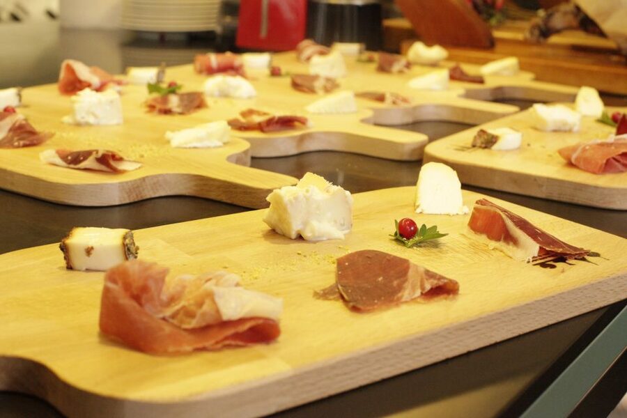 Rome: Food Tour with Market Visit - Dietary needs, walking, and timing