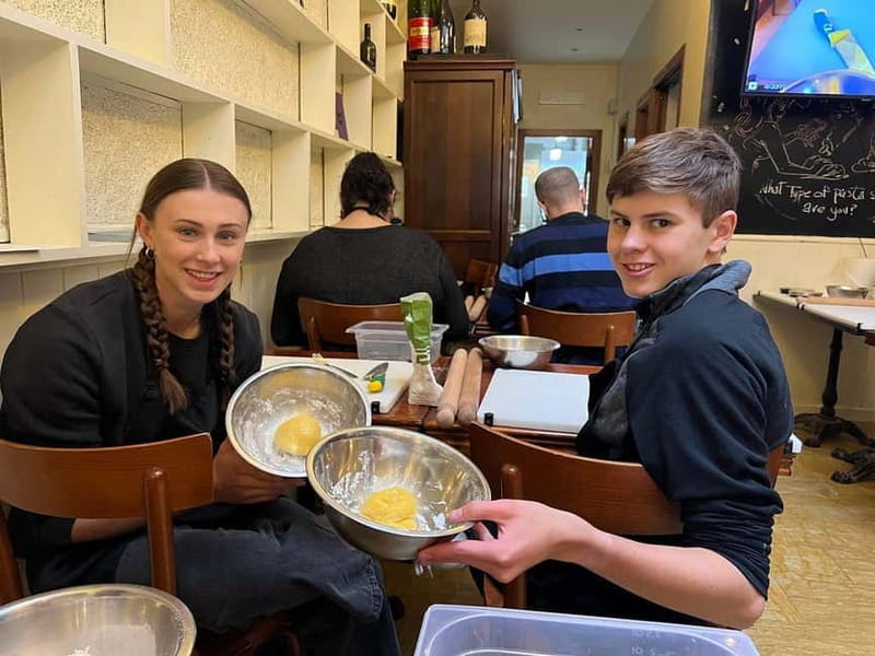 Rome: Pasta Cooking Class with Market Visit and Wine - Practical tips for a better afternoon
