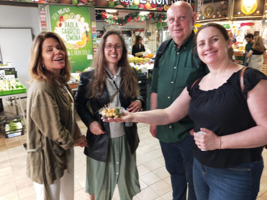 Rome: Vatican Street Food and Wine Tour with Farmers Market - Why this Vatican food walk feels different