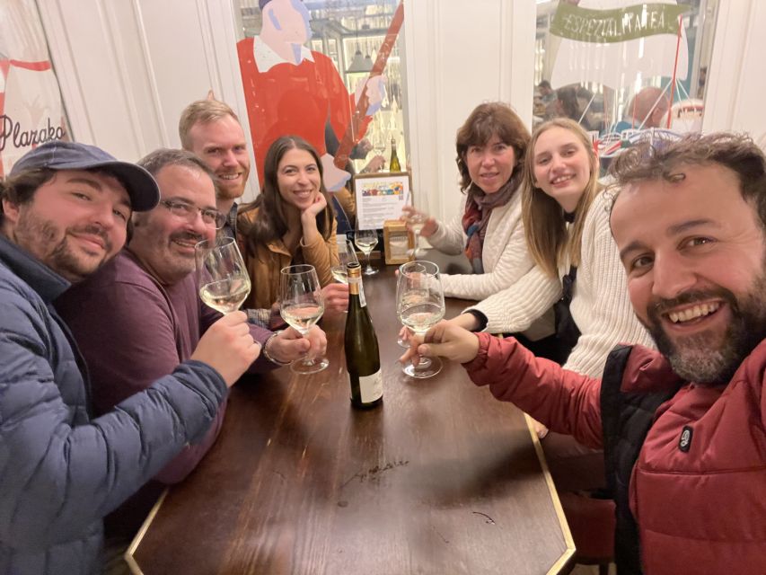 San Sebastian: Market, Pintxos and Wine Tasting Tour - Six pintxos, from La Gilda to modern plates