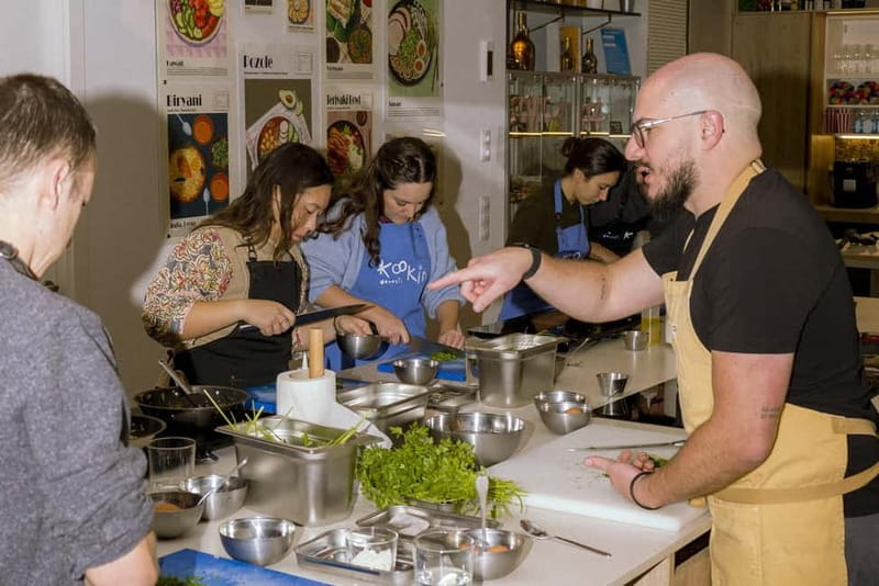 San Sebastián: Market Tour and Basque Cooking Class English - The walk back turns a class into a city introduction