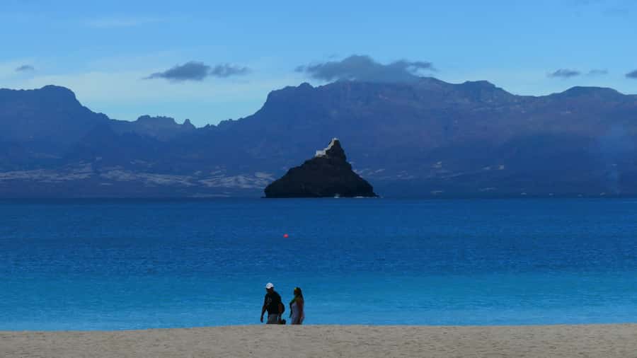 São Vicente: Markets, Beaches and Natural Park Tour - Mindelo and the African Market