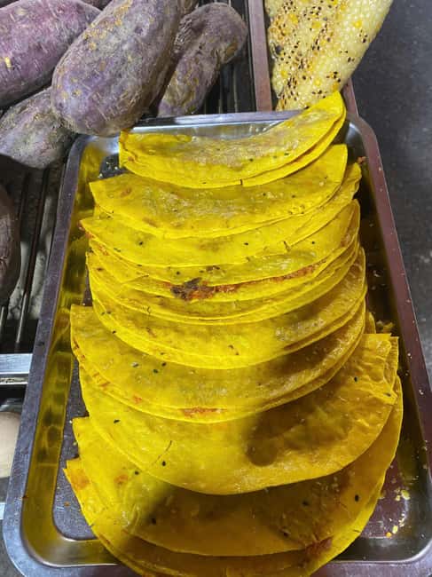 Sapa Night Market Experience – BBQ, Hotpot & Black Chicken - A guide makes the market easier to read