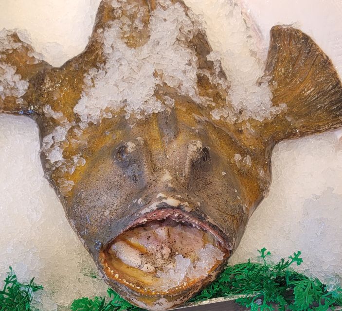 Seattle: Pike Place Market Seafood Tasting Tour - Starting outside Victrola Coffee