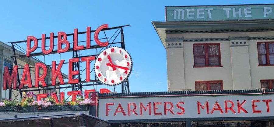 Seattle: Pike Place Market Seafood Tasting Tour - Walking, weather, and access