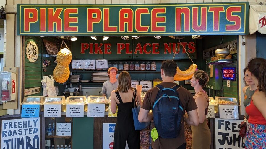 Seattle: Taste Pike Place Market's Flavors - Tastings from restaurants and specialty shops