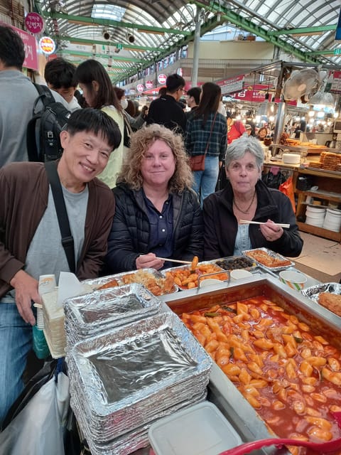 Seoul: 6-Hour Guided Tour to City Highlights, Palace & More - Pace, walking, and weather planning