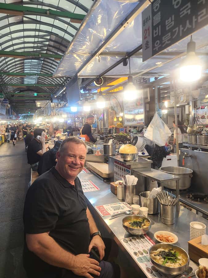 Seoul Evening Tour:Gwangjang Market&Naksan Park&Eungbongsan - Eungbongsan brings a second viewpoint