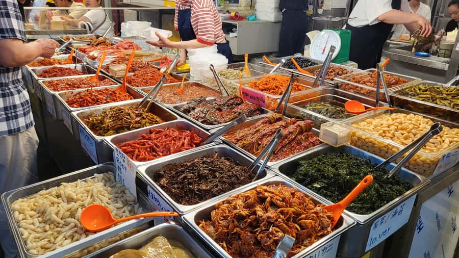 Seoul Evening Tour:Gwangjang Market&Naksan Park&Eungbongsan - FAQ