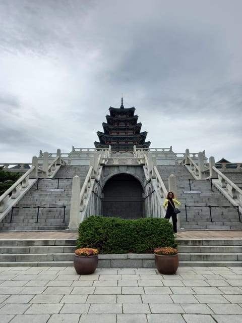 Seoul: Full-Day Guided Tour to Gyeongbokgung, Bukchon & More - What Paul Koo adds to the day