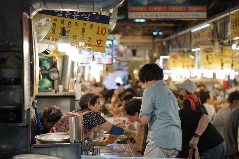 Seoul: Guided Street Food Tour at Namdaemun Market - Key points at a glance