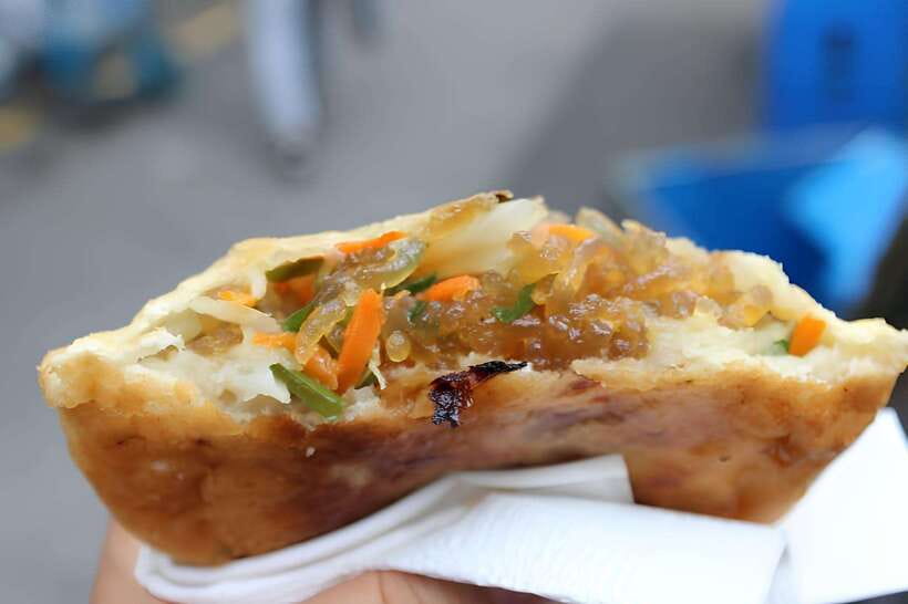 Seoul: Guided Street Food Tour at Namdaemun Market - Seven tastings that make the tour filling