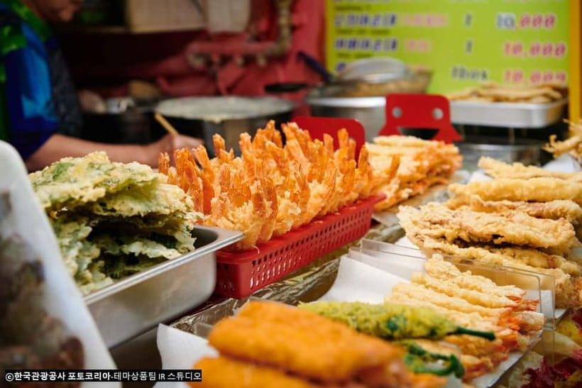 Seoul: Mt.Seorak(+CableCar Option)+Sokcho Fish Market&Beach - Walking through temple grounds and mountain paths