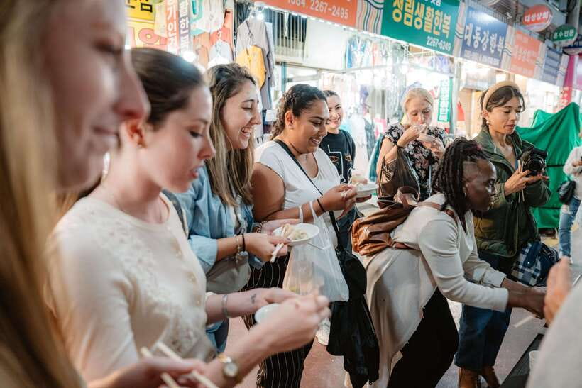 Seoul: Night Market Food Tour with Local Guide - Practical details that affect the evening