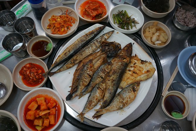 Seoul Night "Private Tour"(Korean BBQ, N-Tower, Seoul Fortress, Local Market) - Bugak Palgakjeong and Seoul from the north