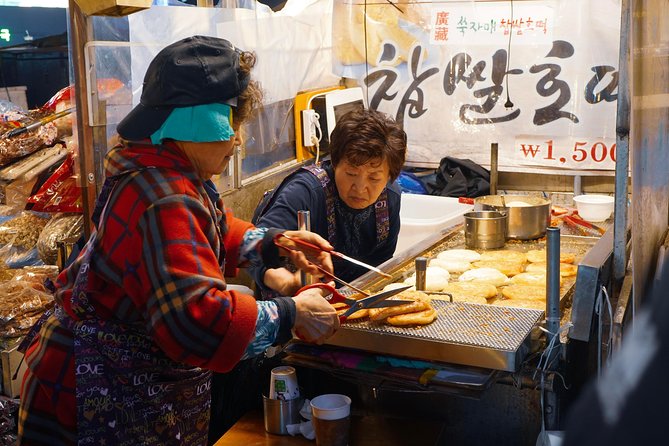 Seoul Street Food Market Tour - What the guides add to the food