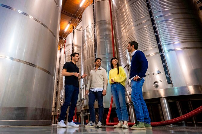 Setúbal: Winery & Fish Market Tasting Tour from Lisbon - Palácio da Bacalhôa and four Portuguese wines