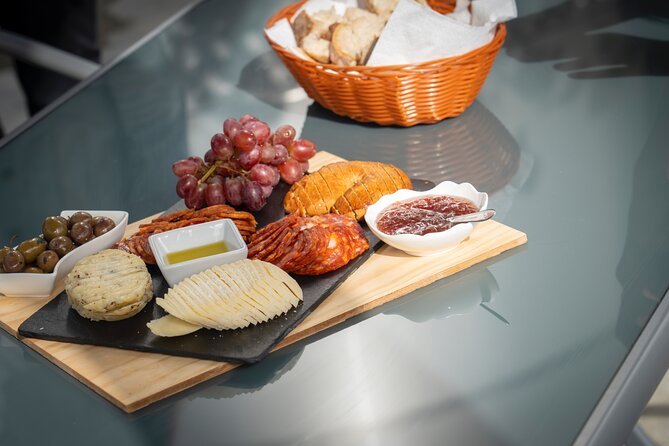 Setúbal: Winery & Fish Market Tasting Tour from Lisbon - Setúbal’s convent, castle, and bay