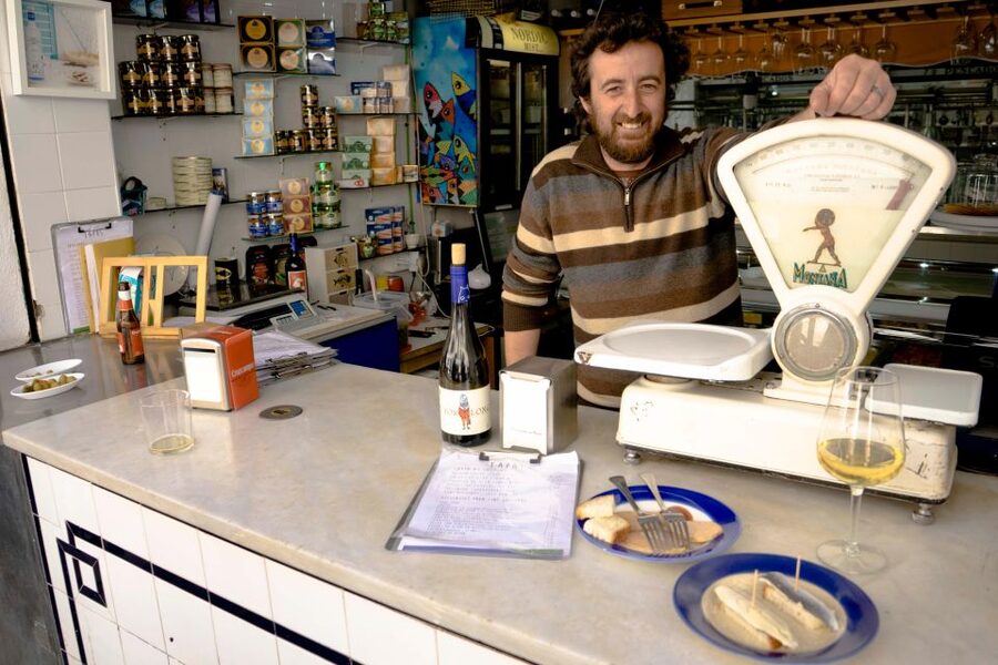 Seville: Morning Market & Tapas Tour - What the $75 price gets you
