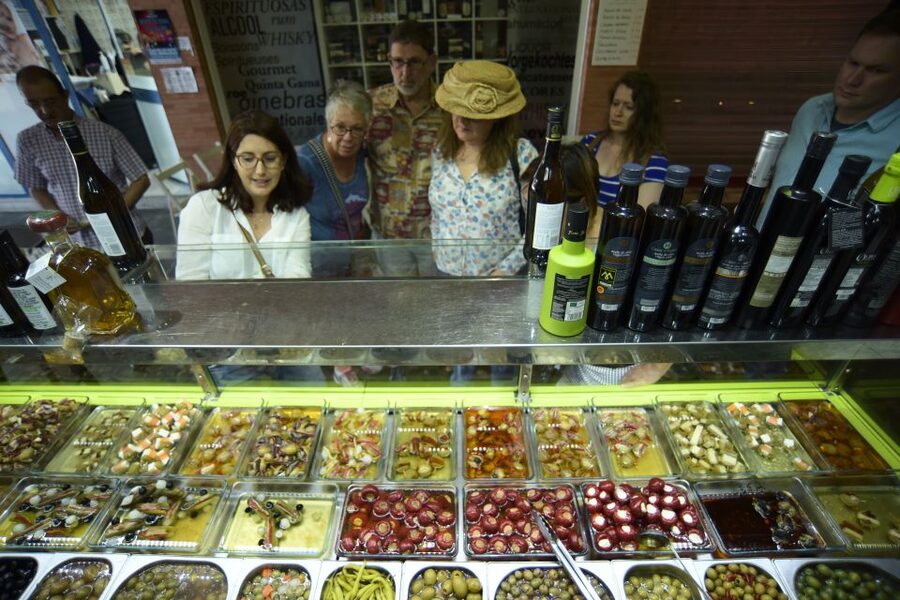 Seville: Triana Market Tour with Tastings - Who will enjoy this food tour most?