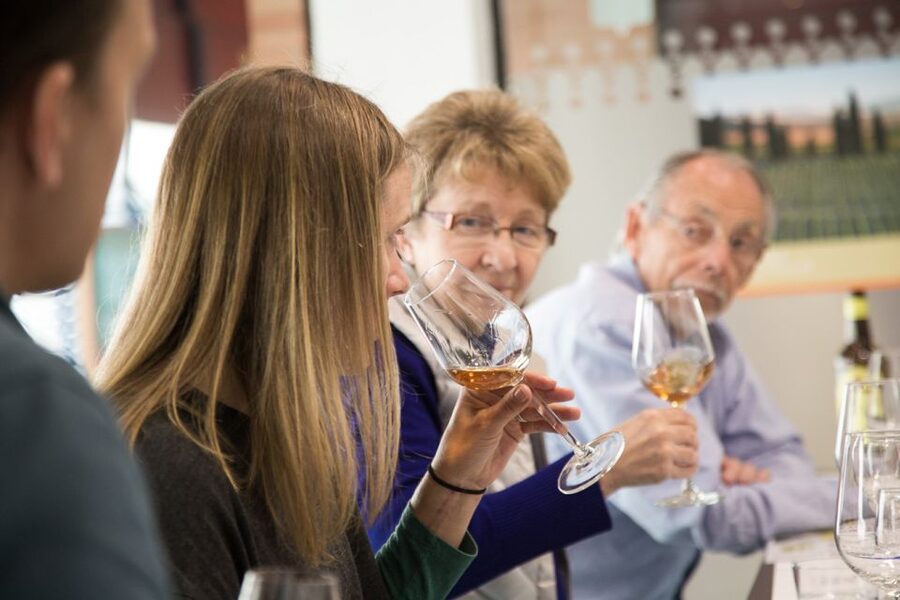 Seville: Triana Market Tour with Tastings - What happens during the 2.5-hour market walk