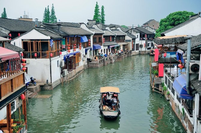Shanghai Day Tour to Zhujiajiao Water Town, Yu Garden, Bazaar, Bund - A full day built around Shanghai’s biggest contrast