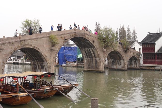 Shanghai Day Tour to Zhujiajiao Water Town, Yu Garden, Bazaar, Bund - Yuyuan Old Street: 40 minutes for browsing