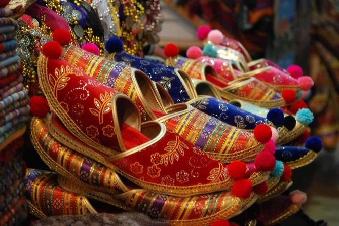 Shopping in Grand Bazaar - Starting near Çemberlitaş and reaching the bazaar