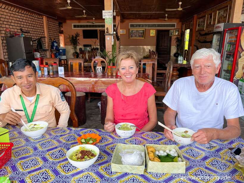Siem Reap: Angkor Wat Sunrise and Market Tour by Jeep - Who should book this experience