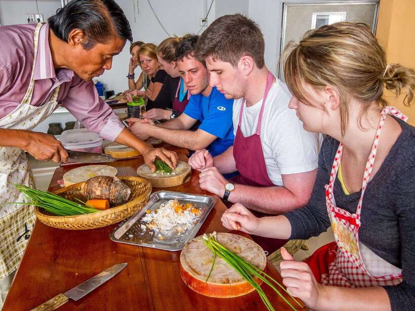 Siem Reap: Morning Cooking Class & Market Tour - Reading Siem Reap through its food market