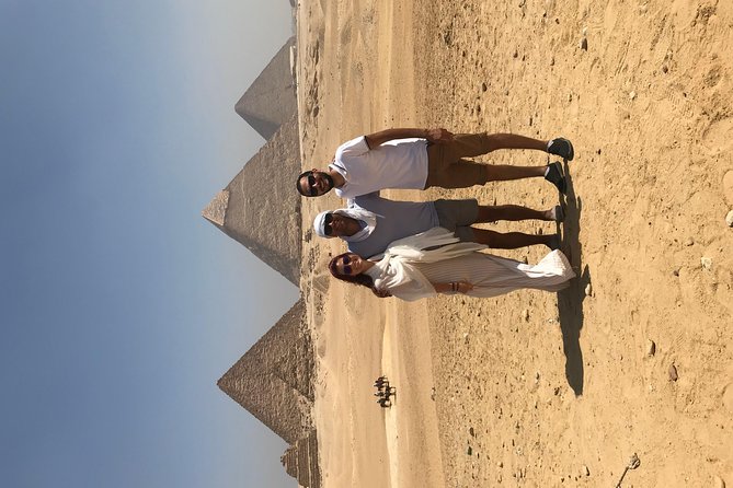 Sightseeing Day Tour to Pyramids, Egyptian Museum and Bazaar - What the private format changes