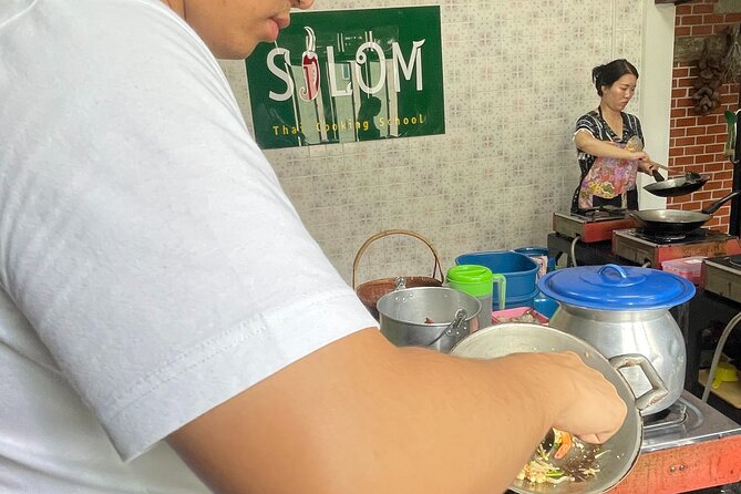 Silom Thai Cooking Experience with Market Visit - Who should book this experience