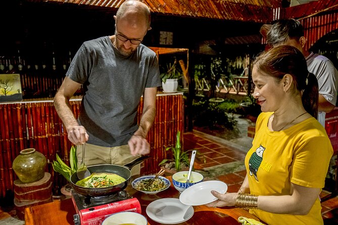 Small-group 2-Day Mekong Delta: Floating market, Cooking Class... - The early boat ride to Cai Rang