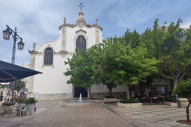South of Lisbon: Local Market & Canned Sardines Factory Tour - Praça do Bocage and the Jesus Convent