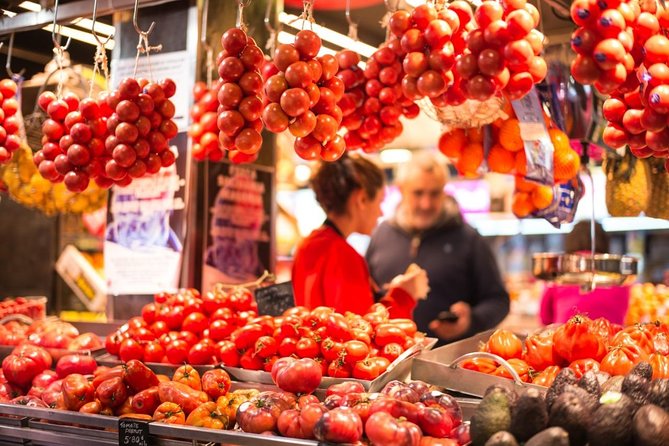 Spanish Oysters, Cava and Ibérico Ham at Barcelona’s La Boqueria Market - The opening tasting: oysters, olives, and jamón de bellota