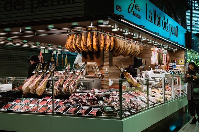Spanish Oysters, Cava and Ibérico Ham at Barcelona’s La Boqueria Market - Lucy’s role in the experience