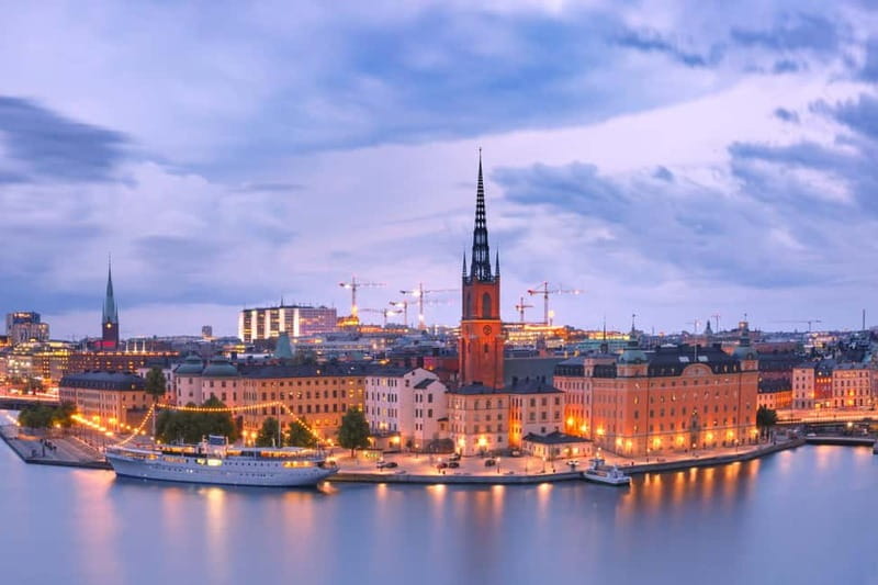Stockholm: Christmas Market Magic Walking Tour with a Local - Walking through Gamla Stan’s narrow lanes