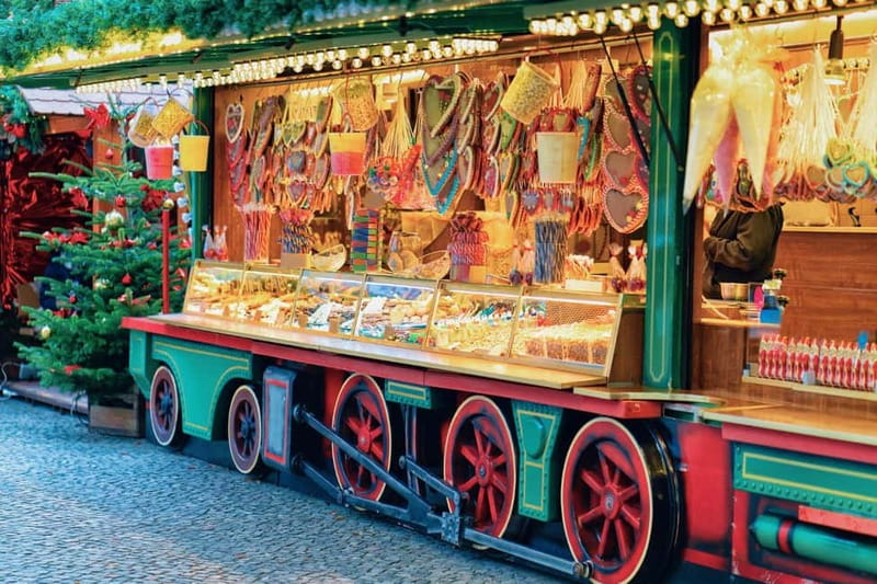Stockholm: Christmas Market Magic Walking Tour with a Local - Practical preparation for a winter walk