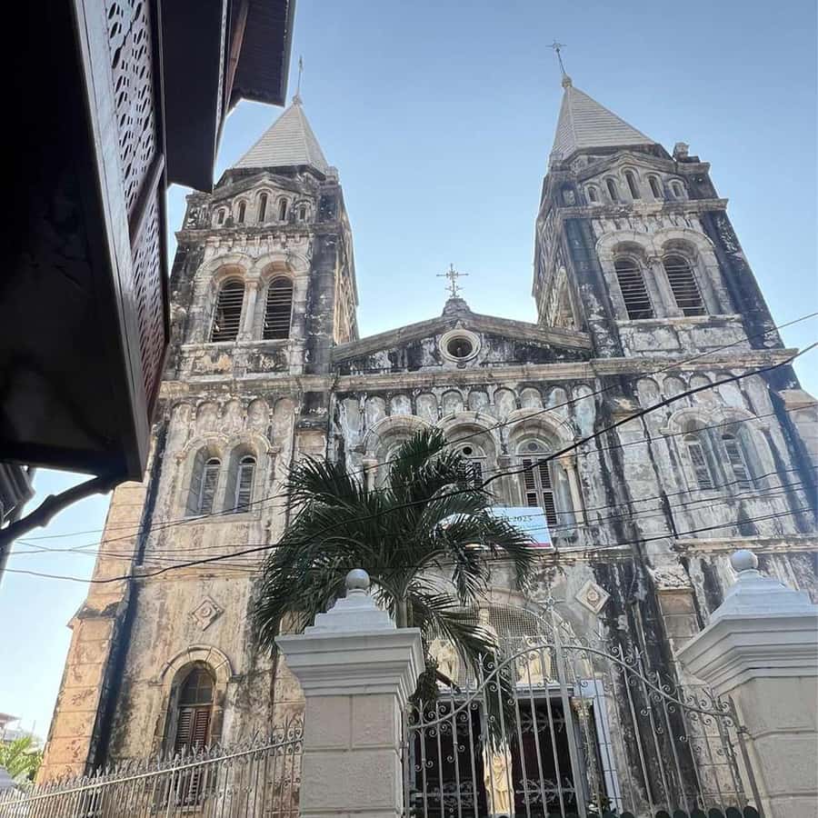 Stone Town Guided Tour: Culture, Slave Market & Spice Market - Freddie Mercury’s House, with a modern Zanzibar connection