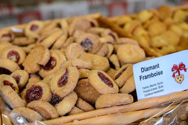 Strasbourg Christmas market tour and culinary city tour with tastings - Bredele, Männele, and the sweet side of Advent