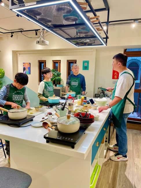 Taipei: Cooking Class & Market Adventure Historic Dadaocheng - Starting on Dihua Street in Dadaocheng